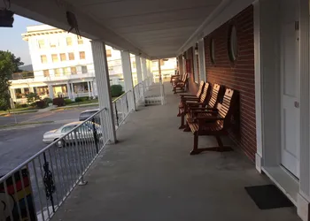Motel Townhouse hotel thumbnail 5
