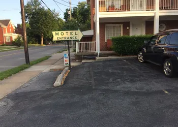 Motel Townhouse hotel thumbnail 6