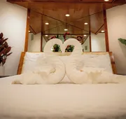 Sybaris Pool Suites hotel detail image 4