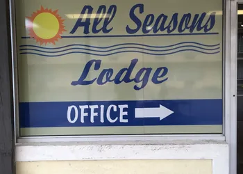 All Seasons Lodge hotel thumbnail 4