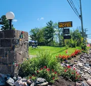 Town and Country Motel hotel detail image 4