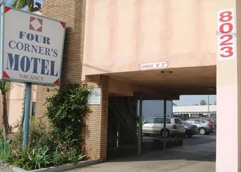 Four Corners motel hotel thumbnail 4