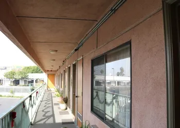 Four Corners motel hotel thumbnail 5