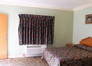 Four Corners motel hotel thumbnail 7