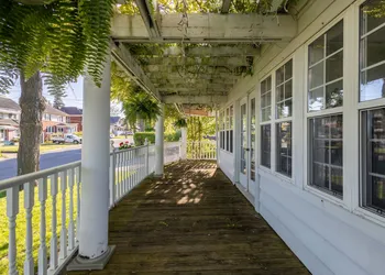 Chestnut Inn Bed and Breakfast hotel thumbnail 6