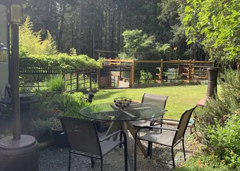 Salt Spring Carriage House B&B hotel thumbnail 4