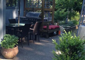 Salt Spring Carriage House B&B hotel thumbnail 7