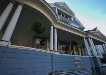 Circular Manor Bed and Breakfast hotel thumbnail 3
