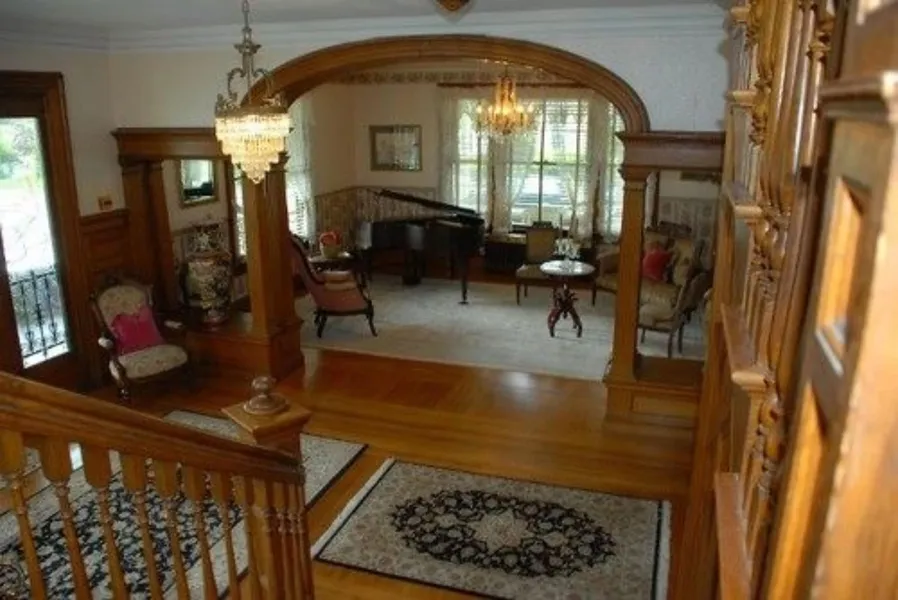 Circular Manor Bed and Breakfast hotel detail image 6