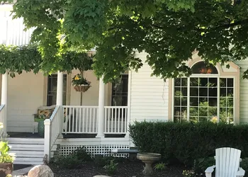 Martha's Vineyard Bed & Breakfast hotel thumbnail 2