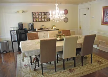 Martha's Vineyard Bed & Breakfast hotel thumbnail 8