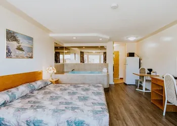 Western Budget Plus Cold Lake hotel thumbnail 3