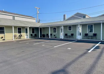 Moontide Motel Cabins & Apartments hotel thumbnail 3