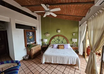 Villa Corona del Mar hotel thumbnail 5