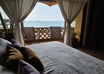Villa Corona del Mar hotel thumbnail 7