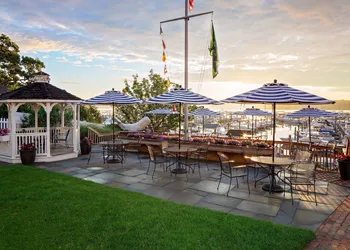Inn at Harbor Hill Marina hotel thumbnail 3