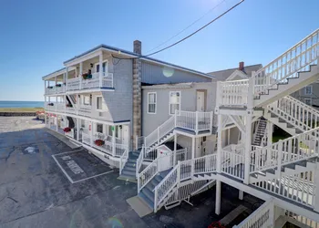 Sea View Inn hotel thumbnail 2