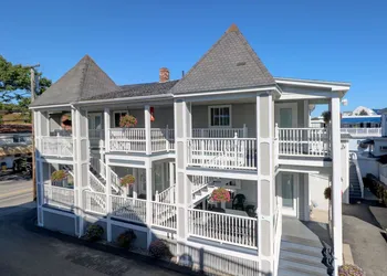 Sea View Inn hotel thumbnail 3