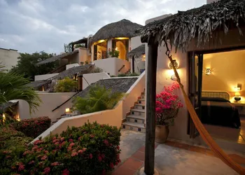 Agua Azul la Villa hotel thumbnail 4