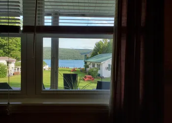 Lake View Motel hotel thumbnail 5
