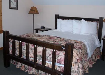 Yellowstone Basin Inn hotel thumbnail 4
