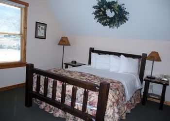 Yellowstone Basin Inn hotel thumbnail 7
