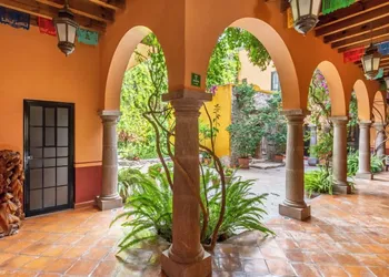 Antigua Capilla B&B hotel thumbnail 5