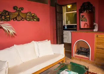 Casa de la Mañana hotel thumbnail 3