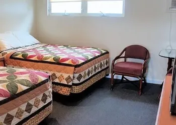 Sun and Surf Motel hotel thumbnail 3