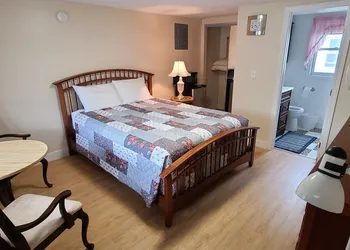 Sun and Surf Motel hotel thumbnail 6