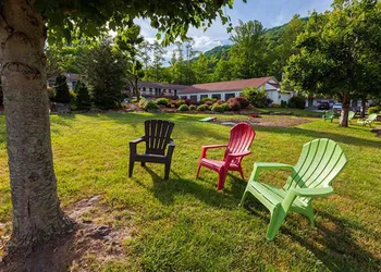 Maggie Valley Creekside Lodge hotel thumbnail 4