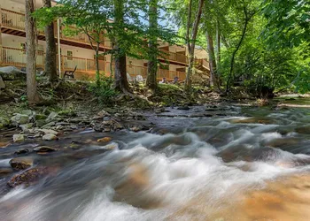Maggie Valley Creekside Lodge hotel thumbnail 8