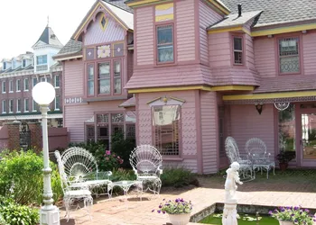 The Towers Bed & Breakfast hotel thumbnail 2