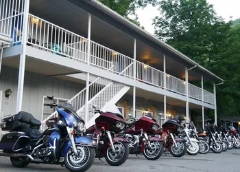 Meadowlark Motel with Restaurant & Bar hotel thumbnail 5