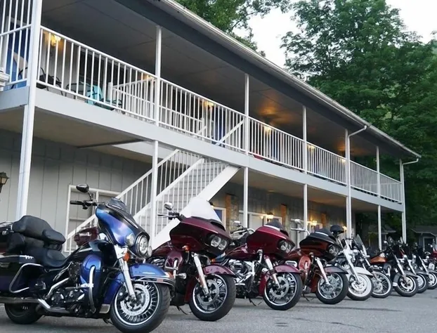 Meadowlark Motel with Restaurant & Bar hotel detail image 4