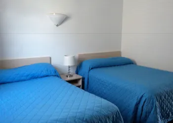 Golden Rail Motel hotel thumbnail 6