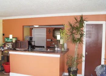 Stone Inn Motel hotel thumbnail 5