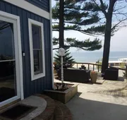 Looking Glass Beachfront Inn hotel detail image 7