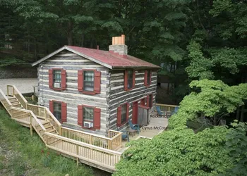 Sugar Tree Inn hotel thumbnail 2