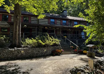 Sugar Tree Inn hotel thumbnail 3