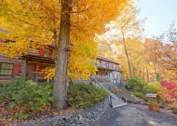 Sugar Tree Inn hotel thumbnail 5