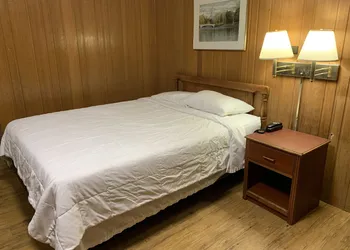 Lincoln Lodge hotel thumbnail 8