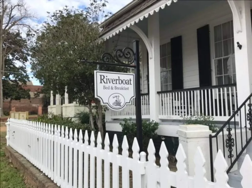 Riverboat Bed & Breakfast hotel detail image 2