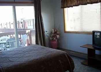 Aquarius Arms Motel hotel thumbnail 7