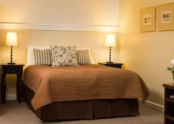 Land's End at Cannon Beach hotel thumbnail 5