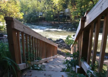 The Riverside Lodge at Chimney Rock hotel thumbnail 4