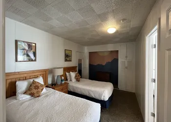 June Lake Villager hotel thumbnail 7