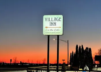 Village Inn on the Lake hotel thumbnail 2