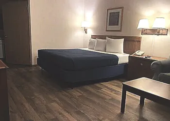 Village Inn on the Lake hotel thumbnail 4