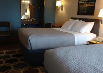 Village Inn on the Lake hotel thumbnail 5